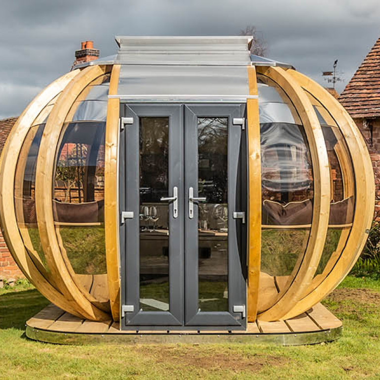 Ornate Garden’s Grande Deluxe Chic Garden Pod