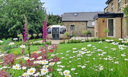A Medium Ovalhouse in Full Bloom, Derbyshire
