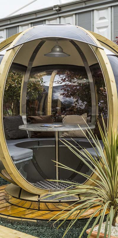 Ornate Garden Rotating Seater Garden Pod