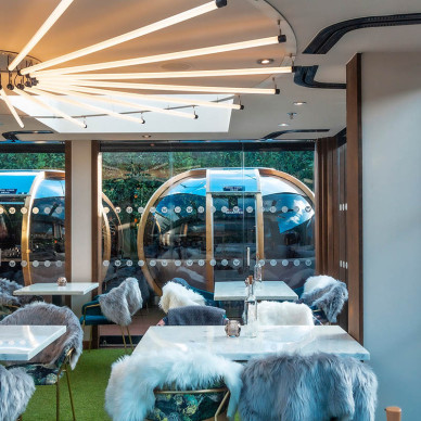 Ornate Garden Dining Pods hotel, restaurant, or café