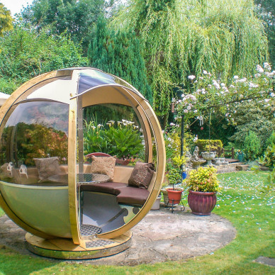 Ornate garden Rotating Seater Garden Pod