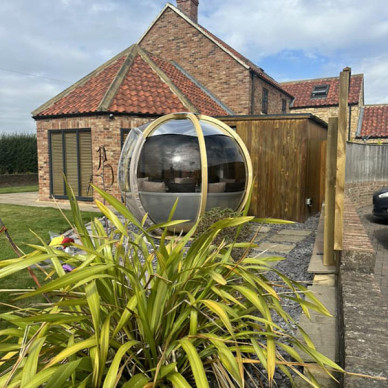 Ornate garden Rotating Seater Garden Pod