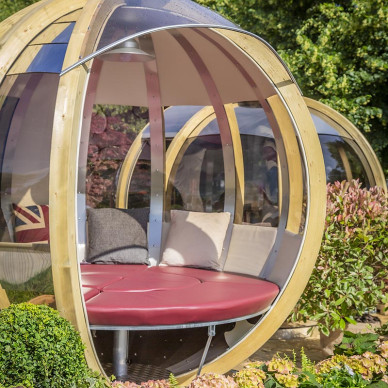 Rotating Lounger Garden Pods