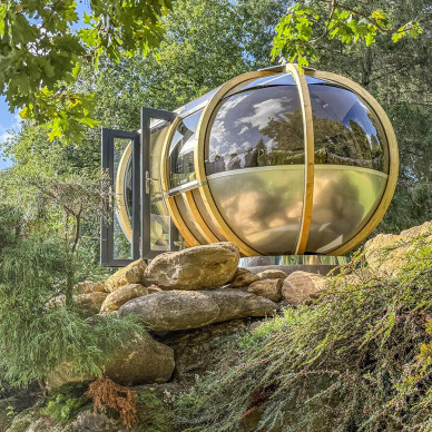 360° Indoor–Outdoor Living with Ornate Garden Pods