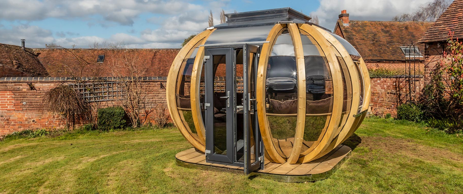 Ex-Display Grande Deluxe Chic Garden Pods